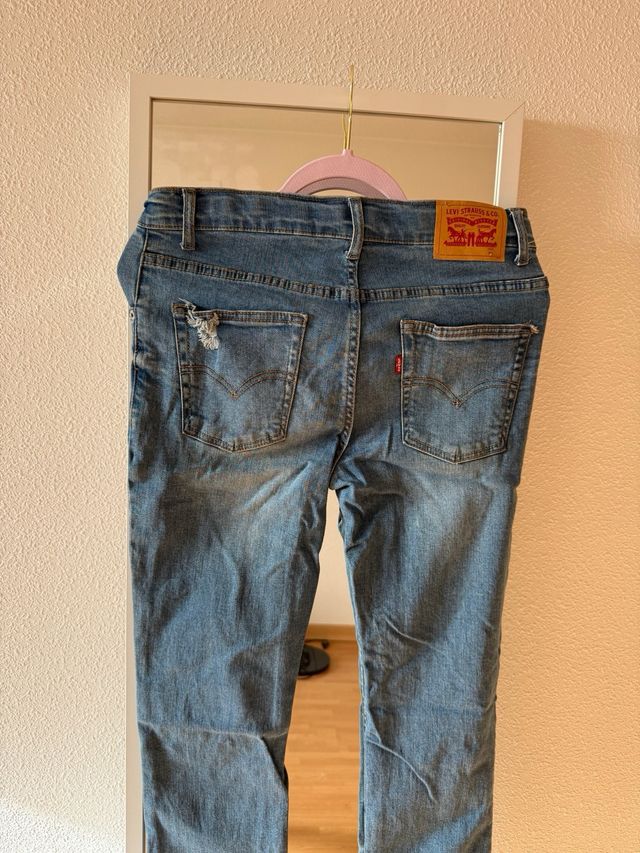 Jeans Levis rotos azules