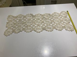 Centrotavola uncinetto beige