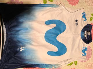 2 Maillots sin mangas de verano, ambos talla M,