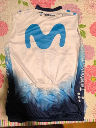 2 Maillots sin mangas de verano, ambos talla M,