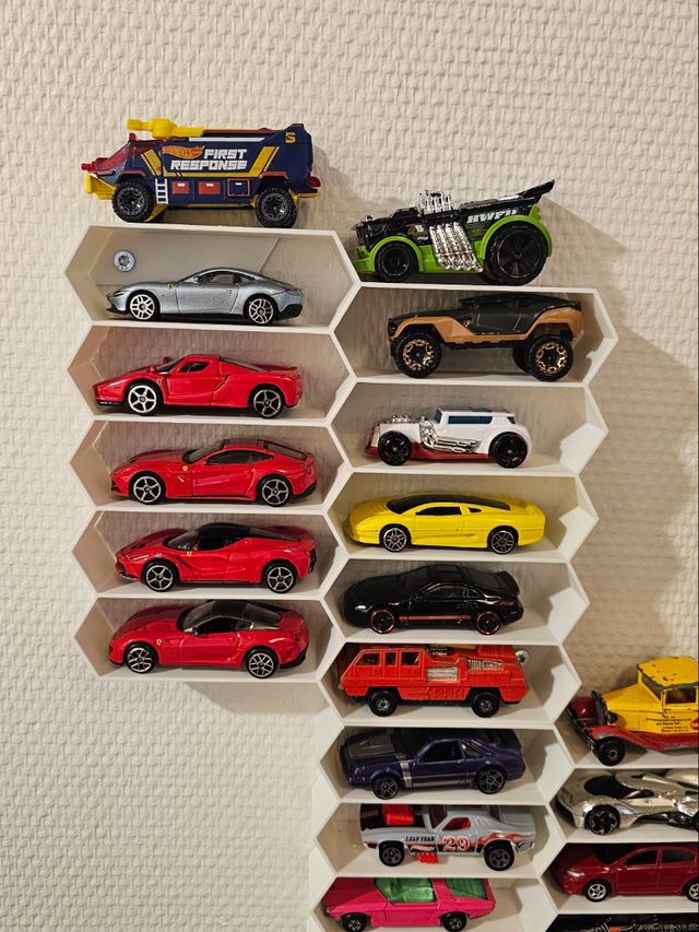 Estantería hexagonal Hot Wheels