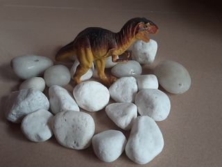 4 dinosaurios de juguete