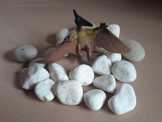 4 dinosaurios de juguete