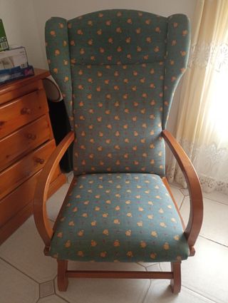 Sillón orejero madera y tela