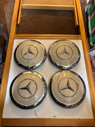 Tapacubos Mercedes Benz clásicos