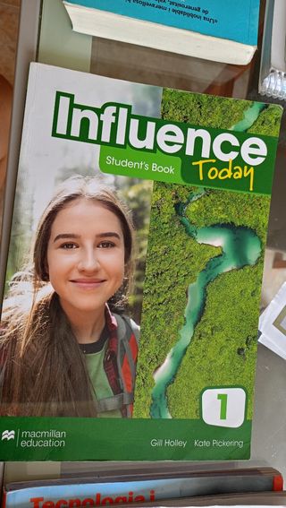 INFLUENCE TODAY 1 Student's book: libro de text...