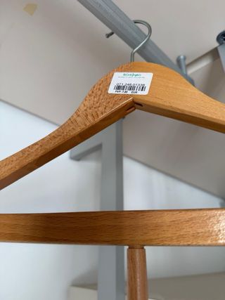 Percha madera larga - Colgador
10 Unidades 4€ cada