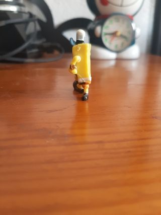 Figura de huevo kinder sorpresa de bob esponja