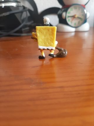 Figura de huevo kinder sorpresa de bob esponja