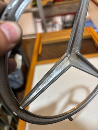Emblema Mercedes Benz clásico
