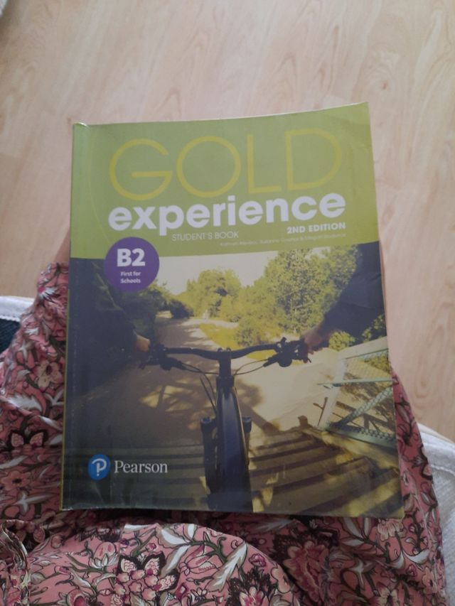 Gold Experience 2nd Edition B2 Students' Book