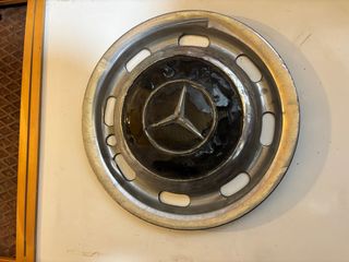 Tapacubos Mercedes Benz clásico