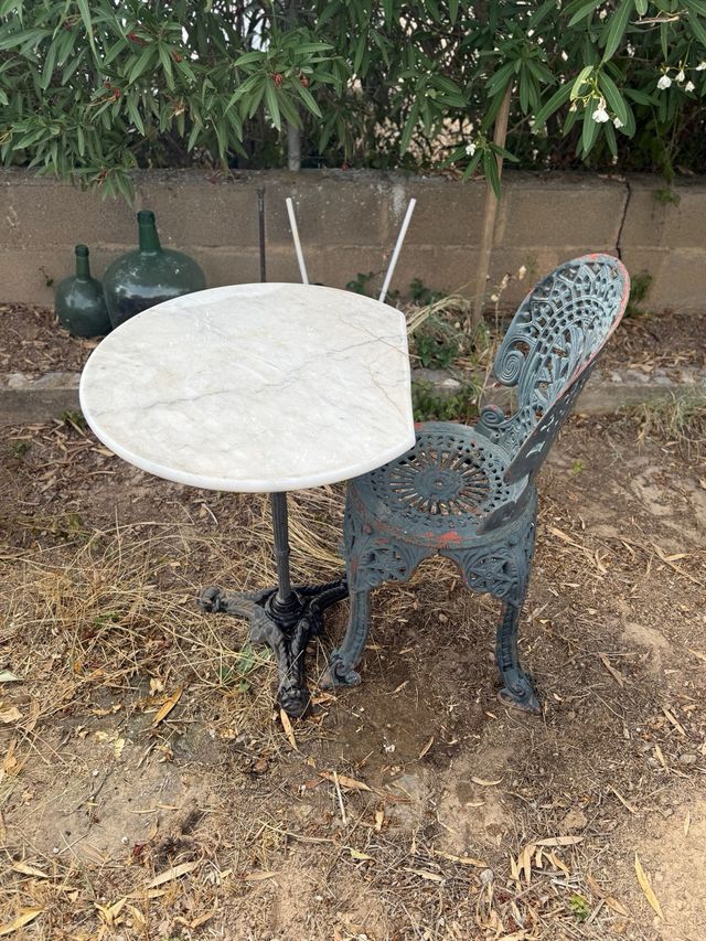 Mesa y silla vintage de hierro