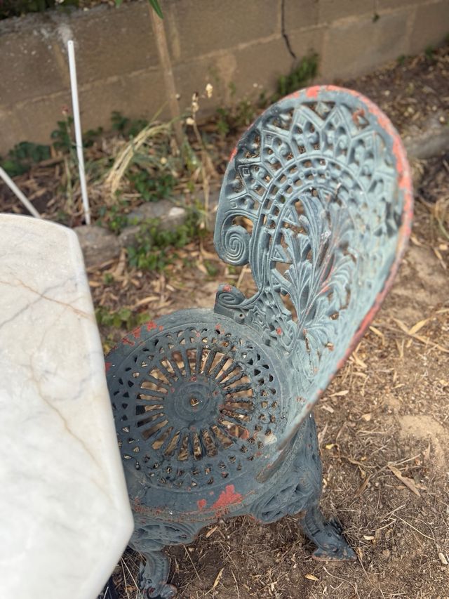 Mesa y silla vintage de hierro