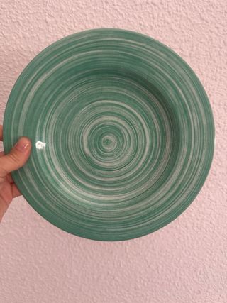 Platos turquesa plástico duro 4 grandes + 3 pequeñ
