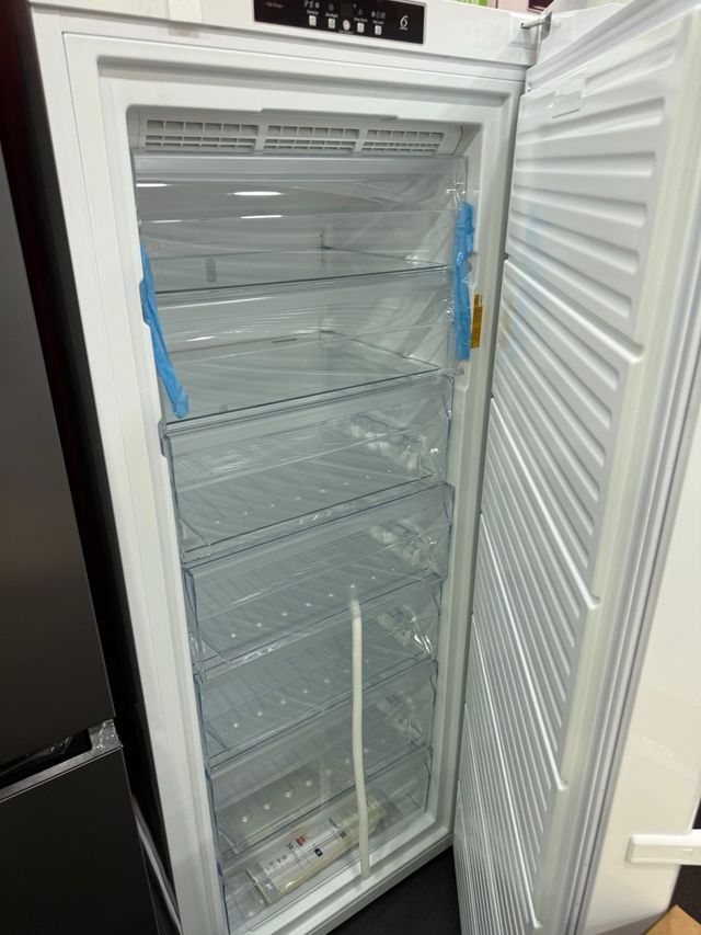 OFERTA, CONGELADOR VERTICAL WHIRLPOOL 70CM NF !!!