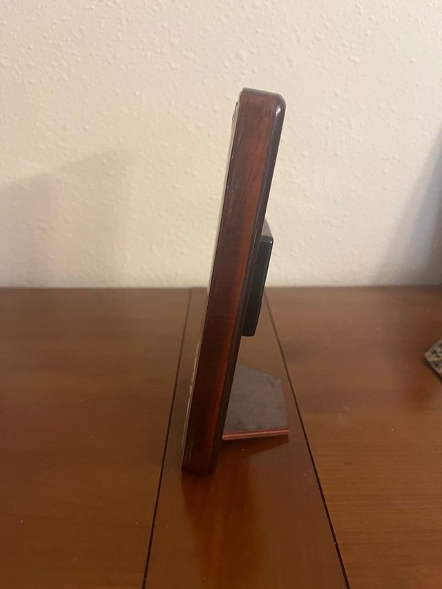 Reloj de sobremesa plateado