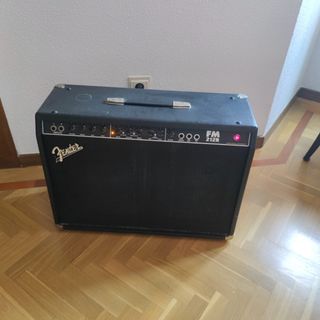 Fender FM 212R Amplificador