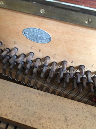 Piano antiguo de madera chasaigne 
