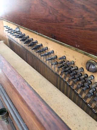Piano antiguo de madera chasaigne 