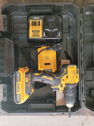 Taladro Dewalt DCD708D2TQ-QW