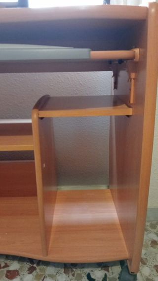 Mesa escritorio con ruedas