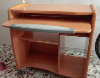 Mesa escritorio con ruedas