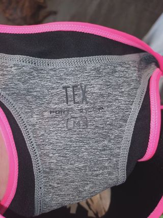 Top deportivo gris y rosa - Talla M
