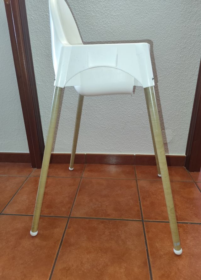 Trona Ikea blanca - madera