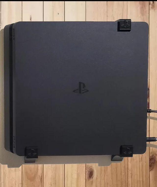 Supporto da parete per PS4 Slim