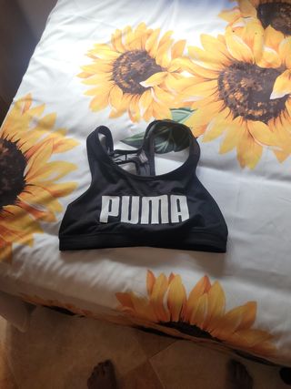 Top deportivo Puma negro
