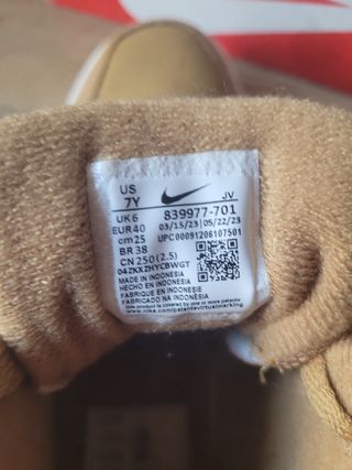 Zapatillas Nike Court Borough Mid 40 Marrón