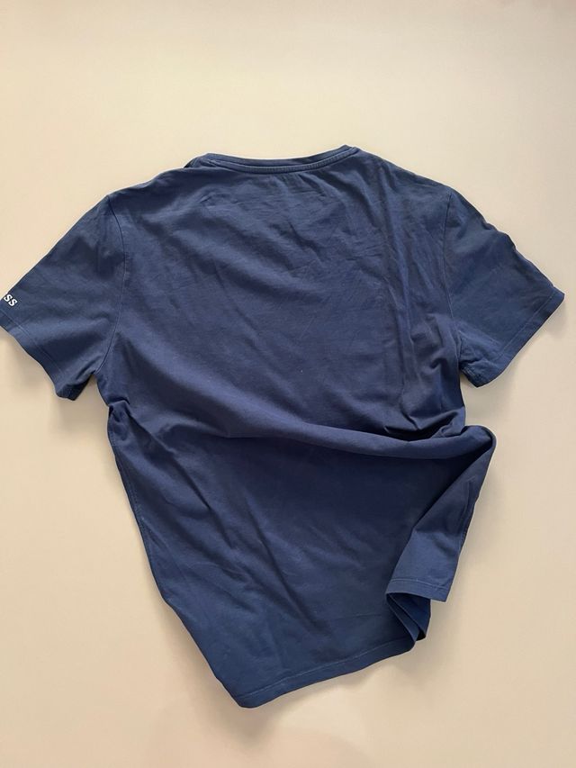 Camiseta Guess azul de hombre. Muy bonita