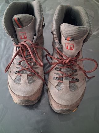 Scarponi da montagna Goretex n. 41