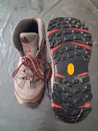 Scarponi da montagna Goretex n. 41