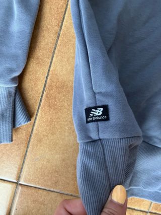  sudadera New Balance gris 