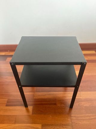 Mesita noche Ikea Knarrevick negra