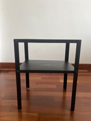 Mesita noche Ikea Knarrevick negra