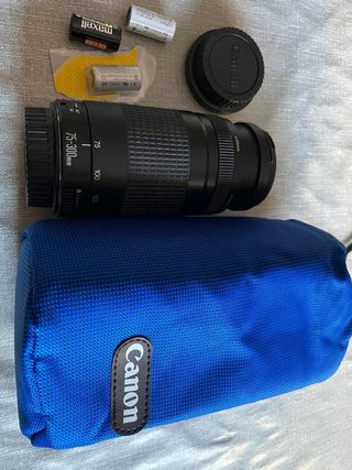 Cámara Canon EOS 500 + Objetivo 75-300mm + bolsa.