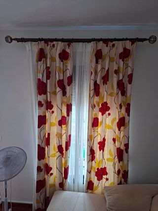 Cortinas salón rojas y beige