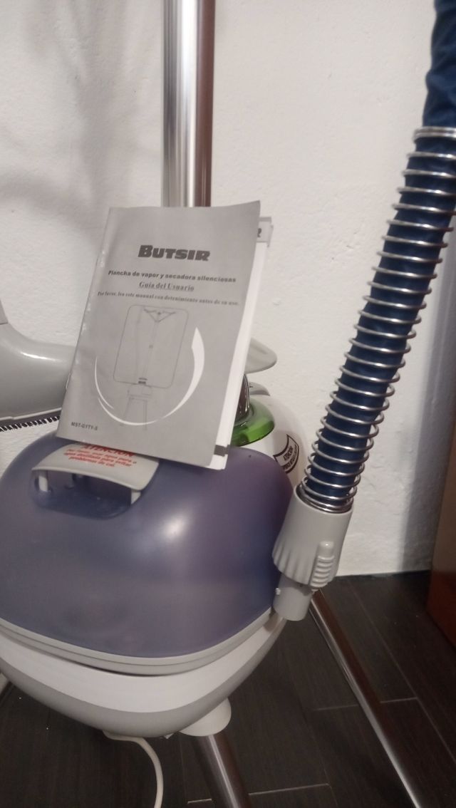 Plancha de vapor y secadora Butsir