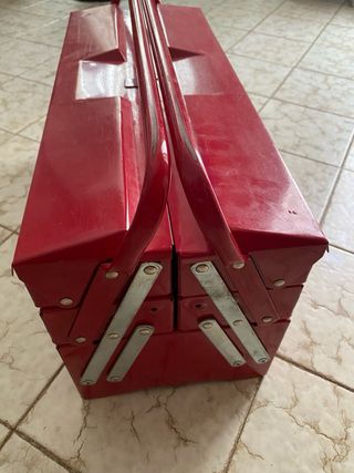 Caja de herramientas metálica 