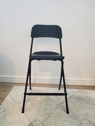 Taburete alto plegable negro