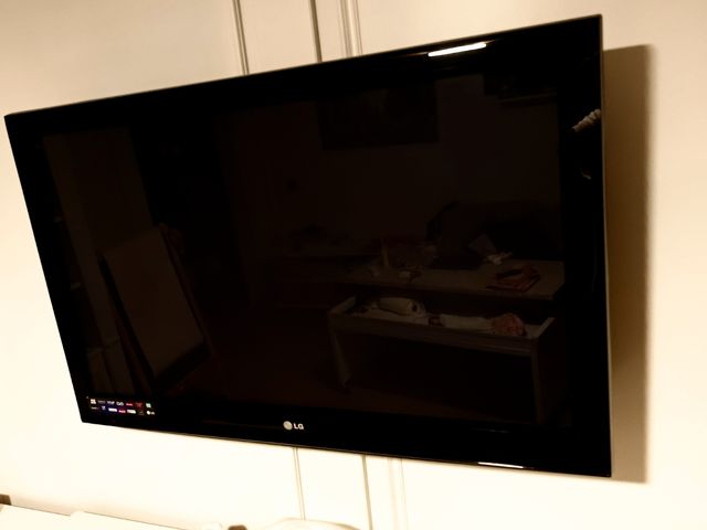TV LG 45" Negro