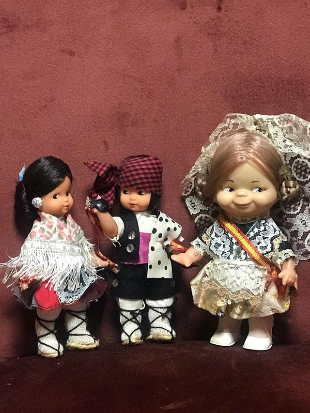 Costume regionale 14 bambole