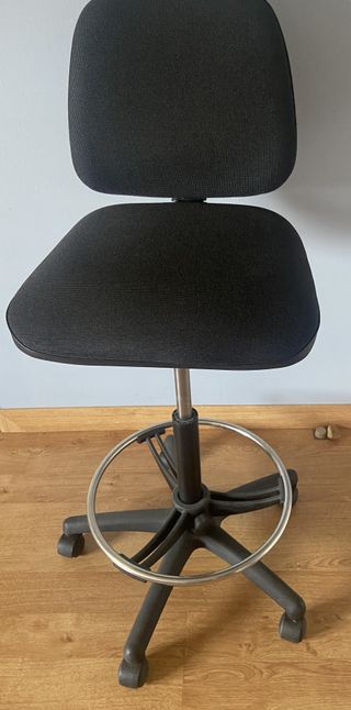 Silla oficina giratoria negra