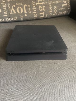 PS4 (PlayStation 4) negra