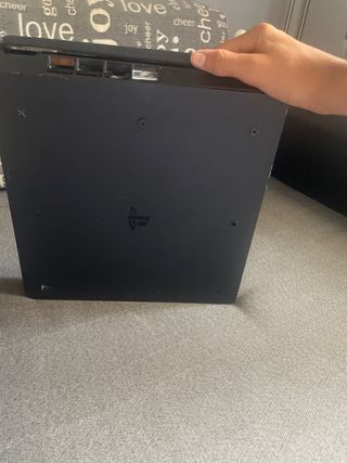 PS4 (PlayStation 4) negra