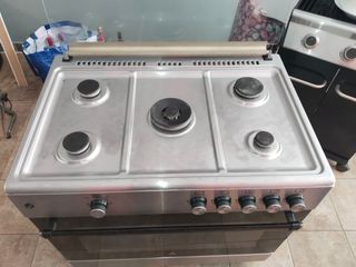 Cocina industrial con horno
