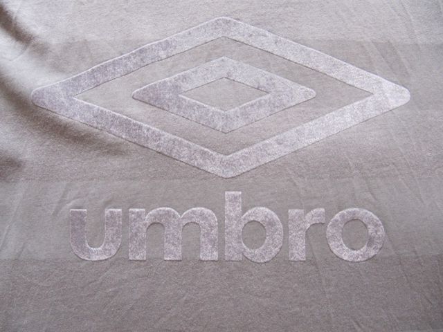 Camiseta Umbro Gris